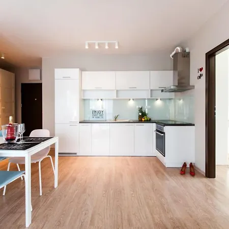 Superapart Jana Kazimierza 127 Secluded Urban Hideaway With Modern Comforts