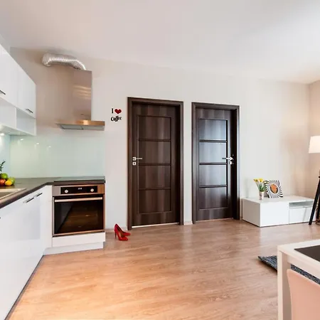 Apartment Superapart Jana Kazimierza 127 Secluded Urban Hideaway With Modern Comforts *