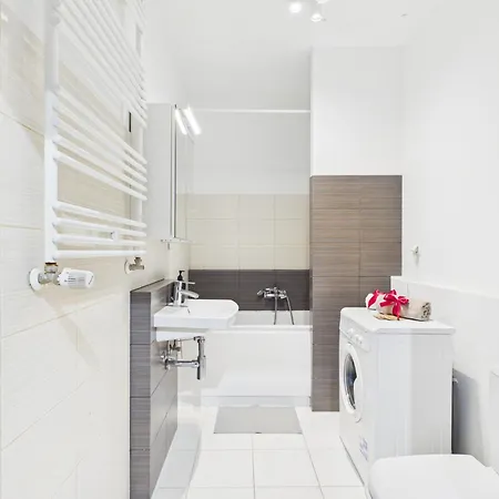 Superapart Jana Kazimierza 49 Secluded Urban Hideaway With Modern Comforts *