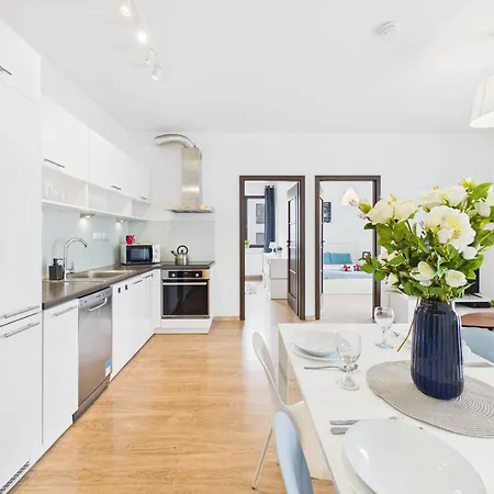Apartment Superapart Jana Kazimierza 49 Secluded Urban Hideaway With Modern Comforts