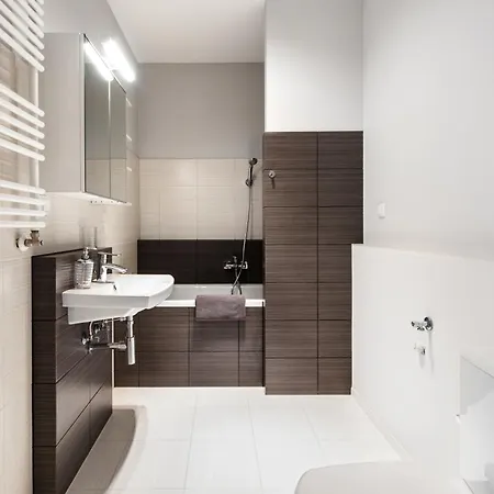 Superapart Jana Kazimierza 127 Secluded Urban Hideaway With Modern Comforts Varšava